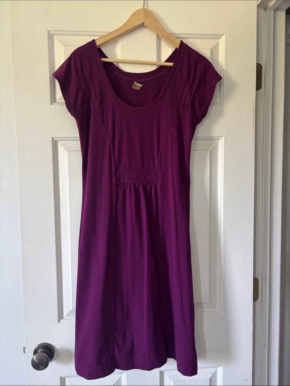 Athleta Scoop Neck Short Sleeve Midi Dress in Deep Plum